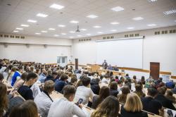 Граждане нуждаются в качественных и доступных медицинских услугах, а медицинскому персоналу должны быть обеспечены надёжные социальные гарантии.